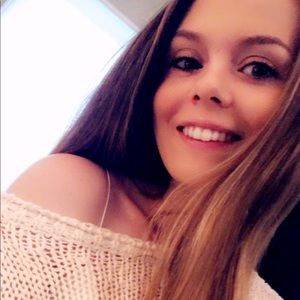 Meet your Posher, Alexis